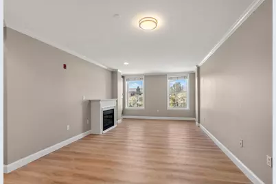 65 Chelsea St #304, Boston, MA 02129 - Photo 5