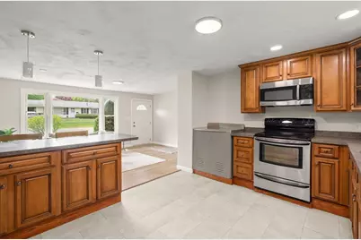 67 Roslyn Rd, Brockton, MA 02302 - Photo 13