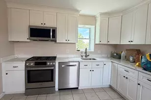 6 Edwards Pl, Chelmsford, MA 01863 - Photo 3