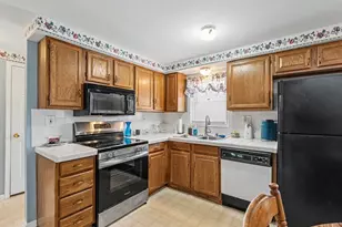 25 Taylor St, Haverhill, MA 01832 - Photo 9
