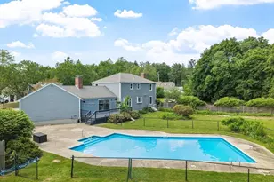 2 Rourke Ln, Lynnfield, MA 01940 - Photo 3