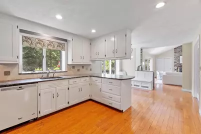 2 Rourke Lane, Lynnfield, MA 01940 - Photo 11