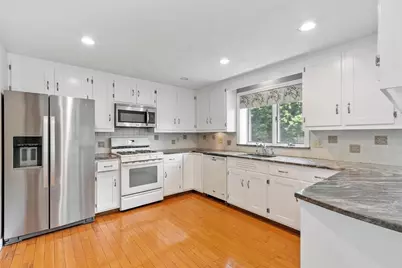 2 Rourke Lane, Lynnfield, MA 01940 - Photo 9