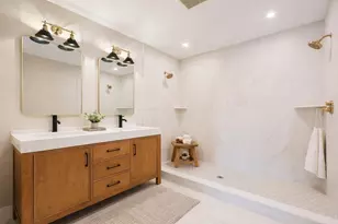 68 Rowe St, Boston, MA 02131 - Photo 13