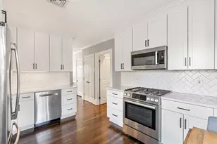 176 Bowen St, Boston, MA 02127 - Photo 5
