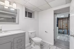 89 Bunker Hill Ave, Lowell, MA 01850 - Photo 33