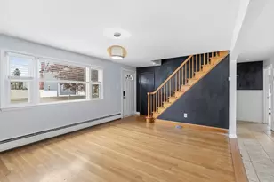 89 Bunker Hill Ave, Lowell, MA 01850 - Photo 9