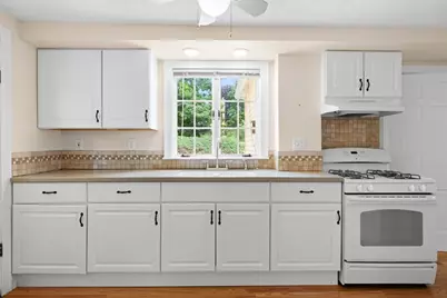 66 Mount Vernon Street, Haverhill, MA 01830 - Photo 9