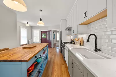 22 Eustis Ave, Wakefield, MA 01880 - Photo 5