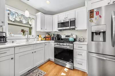 19 Laconia Ave, Saugus, MA 01906 - Photo 7