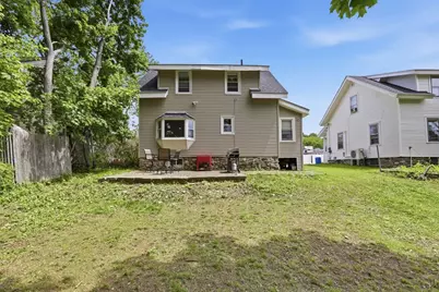 22 Lauf St, Worcester, MA 01602 - Photo 31