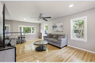 22 Lauf St, Worcester, MA 01602 - Photo 7