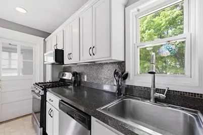 22 Lauf St, Worcester, MA 01602 - Photo 17