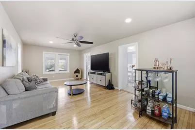 22 Lauf St, Worcester, MA 01602 - Photo 9