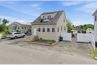 28 Houston Ave, Saugus, MA 01906 - Photo 3