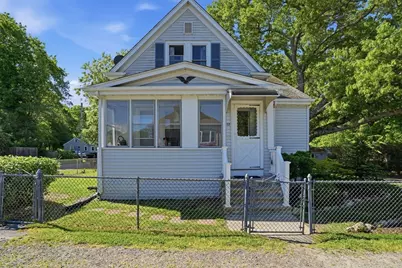 72 Pembroke Ave, Acushnet, MA 02743 - Photo 3