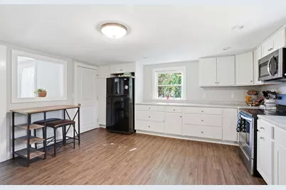 72 Pembroke Ave, Acushnet, MA 02743 - Photo 17