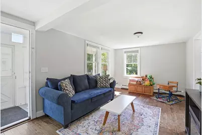 72 Pembroke Ave, Acushnet, MA 02743 - Photo 9