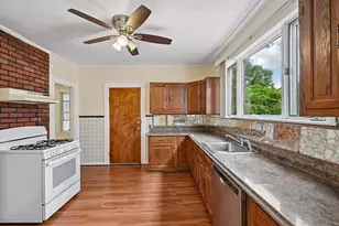 152-154 Glen St, Somerville, MA 02145 - Photo 11