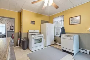 36 Oxford Ave, Haverhill, MA 01835 - Photo 13