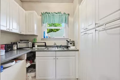 36 Oxford Ave, Haverhill, MA 01835 - Photo 15