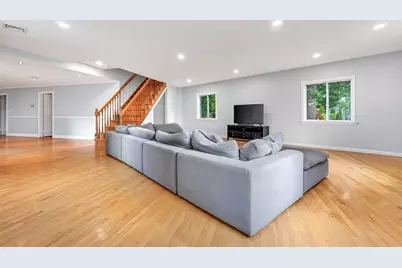 19 Sutcliffe Park, Newton, MA 02461 - Photo 5