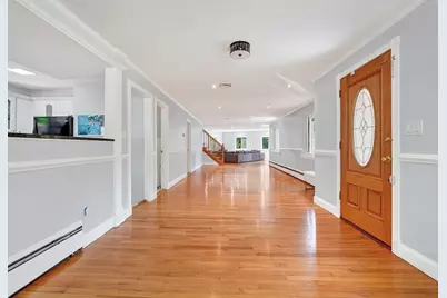 19 Sutcliffe Park, Newton, MA 02461 - Photo 3