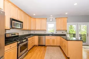 11 Crestview Rd, Boston, MA 02131 - Photo 9