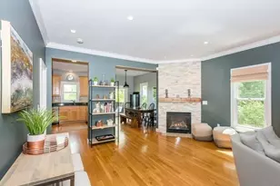 11 Crestview Rd, Boston, MA 02131 - Photo 5