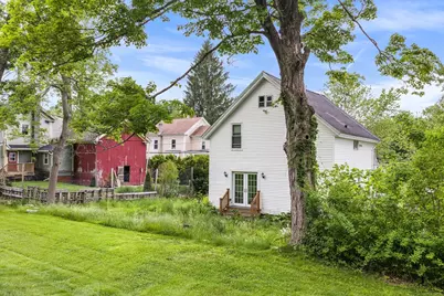 12 Green St, Brookfield, MA 01506 - Photo 3