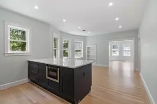 61 Warren St, Medford, MA 02155 - Photo 3