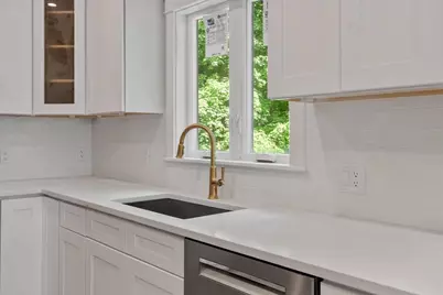 61 Warren St #2, Medford, MA 02155 - Photo 5