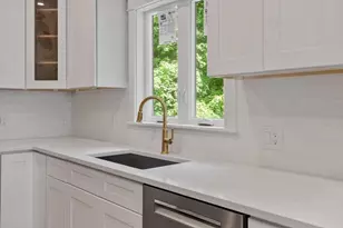 61 Warren St, Medford, MA 02155 - Photo 5