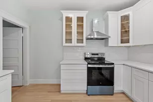 61 Warren St, Medford, MA 02155 - Photo 9