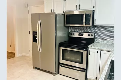 60 Chapin St #D, Holyoke, MA 01040 - Photo 5