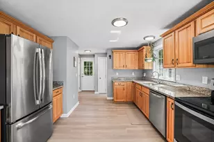 137 Lake Ave, Wareham, MA 02538 - Photo 9