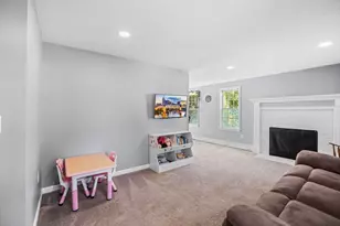 137 Lake Ave, Wareham, MA 02538 - Photo 3