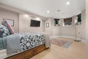 61 St Botolph St, Boston, MA 02116 - Photo 31