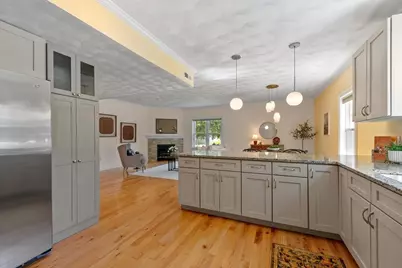 185 Essex St #1A, Melrose, MA 02176 - Photo 9