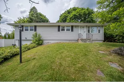 27 Chevy Chase Rd, Worcester, MA 01606 - Photo 1