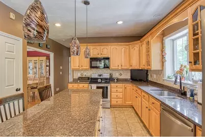 6 Mohawk Road, Raynham, MA 02767 - Photo 5