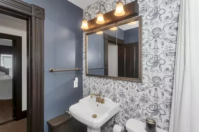 86 Sycamore St, Holyoke, MA 01040 - Photo 17