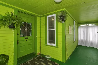 86 Sycamore St, Holyoke, MA 01040 - Photo 3