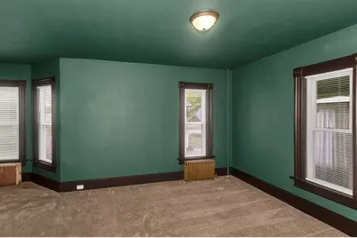 86 Sycamore St, Holyoke, MA 01040 - Photo 25