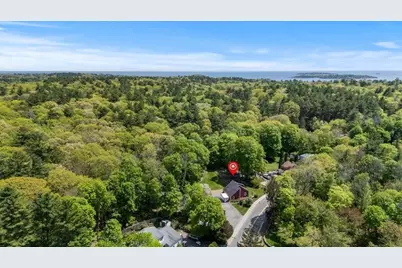 135 Hart St, Beverly, MA 01915 - Photo 3
