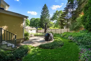 8 Avon Rd, Wellesley, MA 02482 - Photo 27