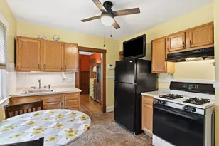 54 Thorndyke St, Springfield, MA 01118 - Photo 19