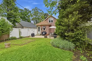 54 Thorndyke St, Springfield, MA 01118 - Photo 35