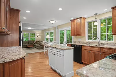 42 Cherlyn Dr, Northborough, MA 01532 - Photo 5