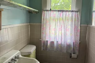 220 South St, Holyoke, MA 01040 - Photo 5